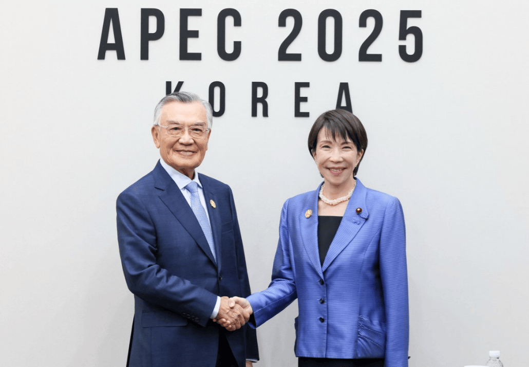 中国驻日使馆交涉,这回火气非常大!高市早苗摊上大事,邻国的反制正在路上